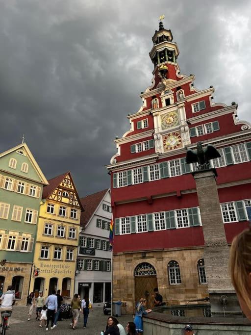 Nah Zur S-Bahn Und Altstadt Esslingen am Neckar Exteriör bild
