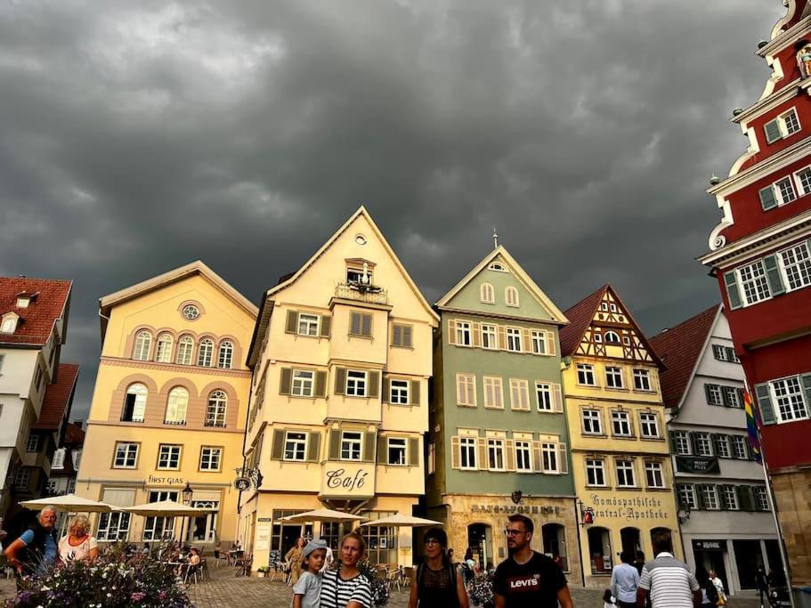 Nah Zur S-Bahn Und Altstadt Esslingen am Neckar Exteriör bild